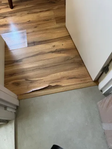 Sò Reparos e consertos piso laminado / chame Whatts 9.40271615