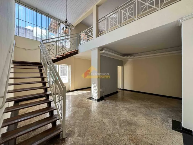 Casa para aluguel, 6 quartos, 2 suítes, 2 vagas, Esplanada - Divinópolis/MG