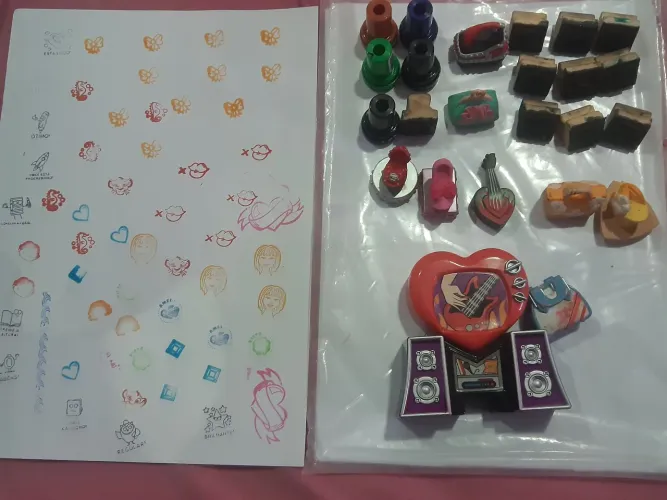 Kit com Carimbos pedagógicos diversos para professores e alunosda foto