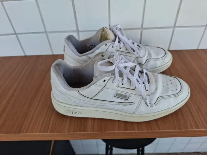 Tênis Fila Branco - Número 43.