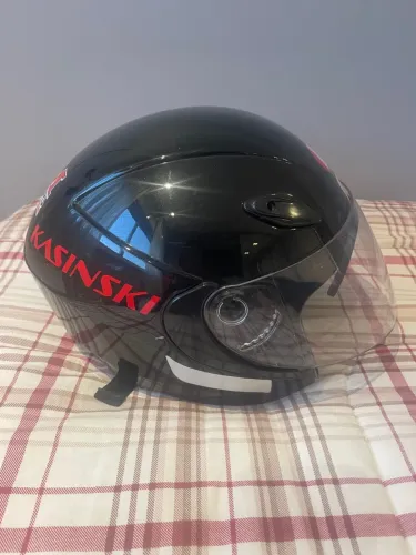 Capacete KASINSKI Preto com Viseira - Segurança e Estilo