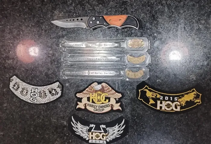 Coleção pins e patches HOG Harley Davidson + canivete