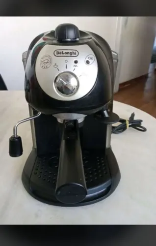 Cafeteira Expresso DeLonghi 