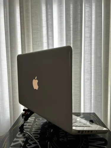 ? MacBook White Unibody (Otimizado)