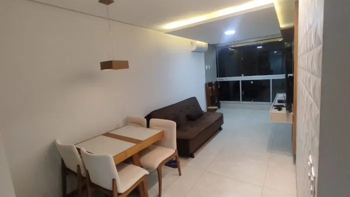 Apartamento 2 quartos, porteira fechada na Praia da Costa