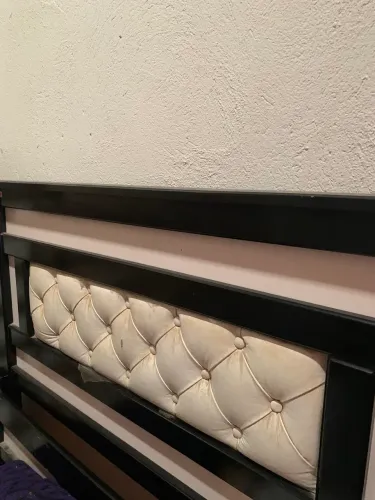 CAMA toda de madeira com colchão