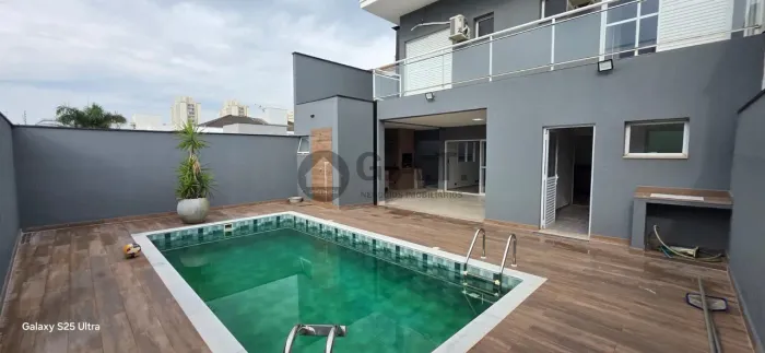 Locação de Casa em condomínio na Vila Haro, Sorocaba-SP, com 3 quartos, 3 suítes e 280m².