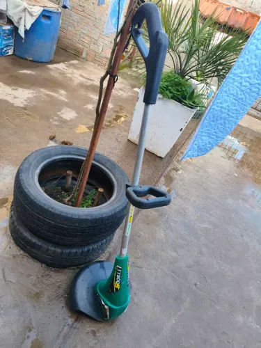 Maquina de cortar grama 220v