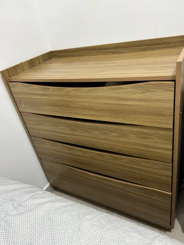 Cômoda com 5 gavetas 