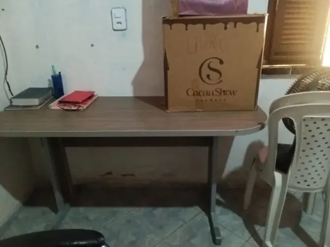 Mesa de escritório c cadeira