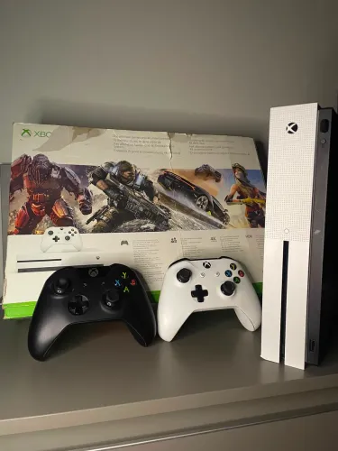 Xbox One S 1TB Completo na Caixa