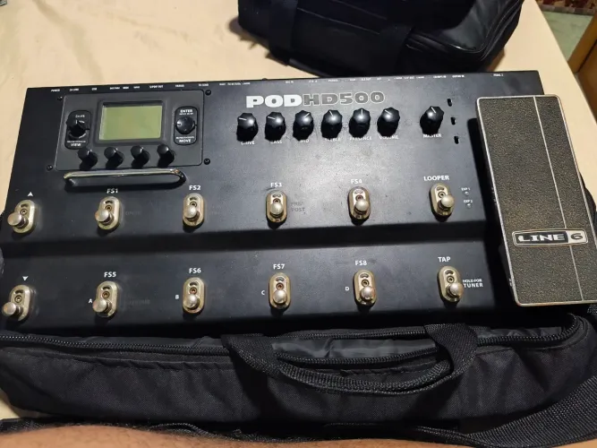 Pedaleira LINE 6 HD 500