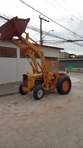 Trator Massey Ferguson 65 pá carregadeira