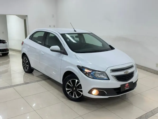 Chevrolet Onix Hatch LTZ 1.4 8V Flex Mec. 4P 2015