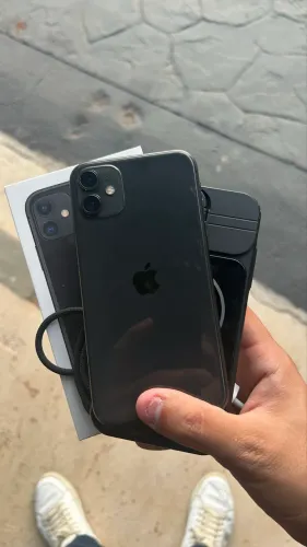 iPhone 11 64gb todo original 75% bateria
