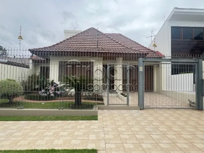 Casa com piscina e 173m² à venda em Igara, Canoas