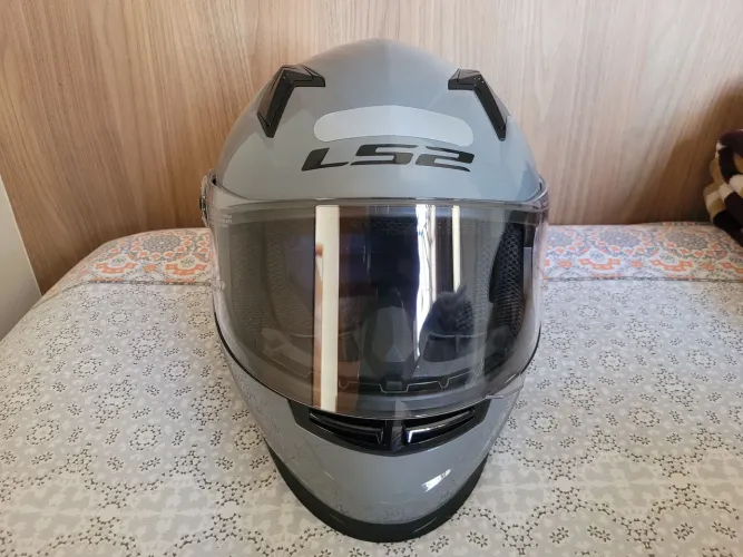 Vendo capacete LS2