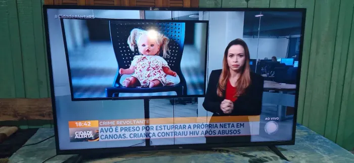 Tv TCL 50 polegada esmart, em perfeitas condições, aceito cartão 