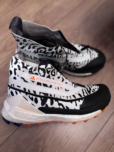 Tênis Adidas by Stella McCartney x Terrex Hiker Gore-Tex 