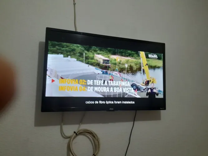 TV AOC VENDISE EM ÓTIMA CONDIÇÃO DE USO ESTÁ SEME NOVA SEM USO M VIAGEM