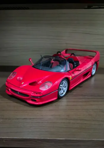 Miniatura Ferrari F50