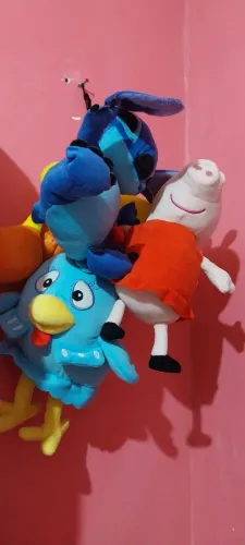 Vende-se bichinhos de pelúcia bem conservados para crianças.