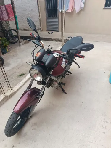 Moto fan 150 conservada pronta pra usar