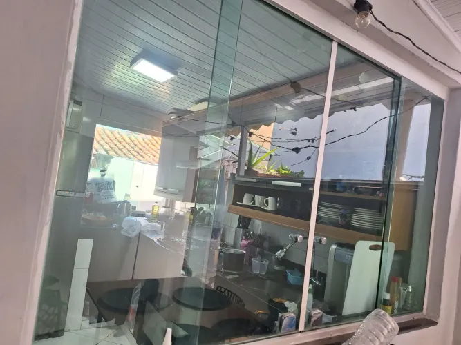 Vendo vidros p/janela e porta em blindex