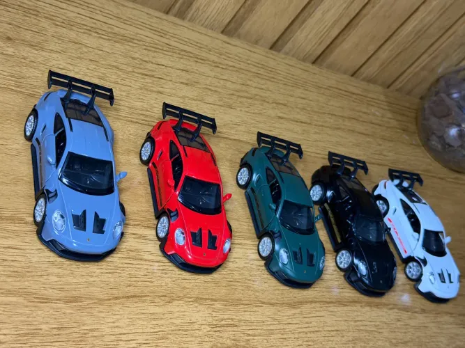 Miniaturas de carros licenciadas