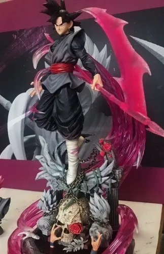Estatueta Goku Black: Dragon Ball Super 55cm acompanha 2 cabeças extras 