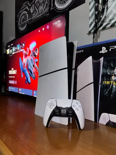 PS5 SLIM (ACOMPANHA A CAIXA)