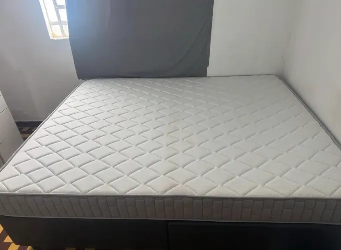 Cama casal queen da Ortobom base e colchão 