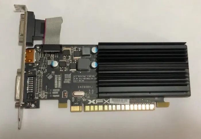 Placa de Video XFX R5 230 1GB
