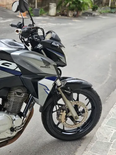 CB 250 F Twister