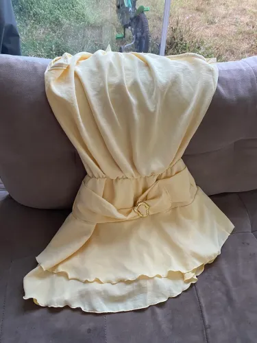 Vestidos nunca usados, os dois por 80,00