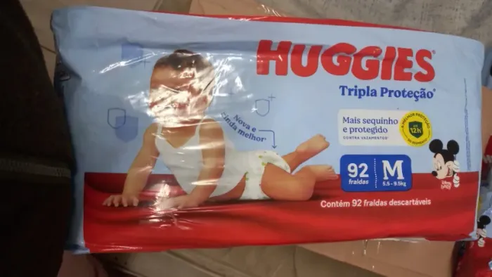 Fraldas descartáveis tamanho P e M