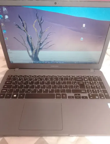 Notebook Samsung Essentials E30 Core i3 | Tela Full HD 15.6" | Windows 10