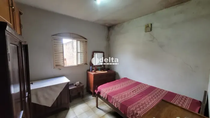 Terreno disponível para venda no bairro Martins em Uberlândia-MG.