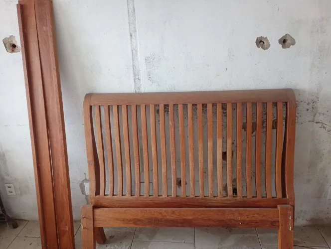 Cama de madeira