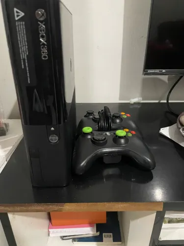 Xbox 360 Fat Desbloqueado + 2 Controles + Jogos + PES 2017 Original