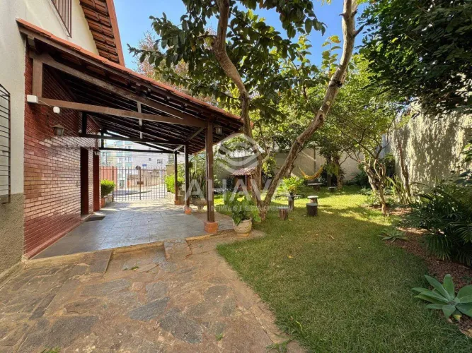 Casa á Venda 4 Quartos sendo 2 Suítes 2 vagas com cobertura- Próximo a Isabel Bueno;
