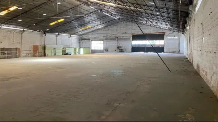 Galpão/Armazém 2.000m² c/ Docas Internas no Japim proximo ao Distrito Industrial I