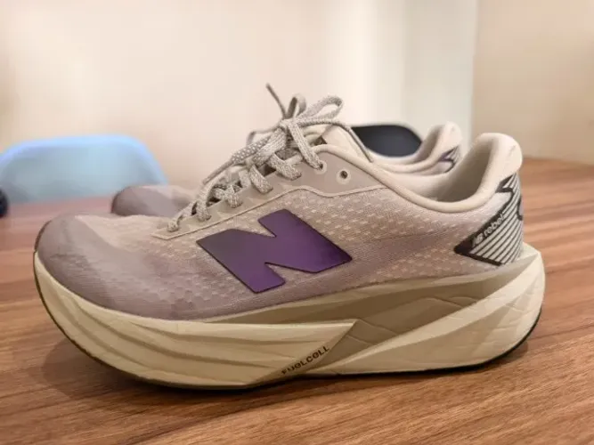 Tenis New Balance Fuelcell Rebel