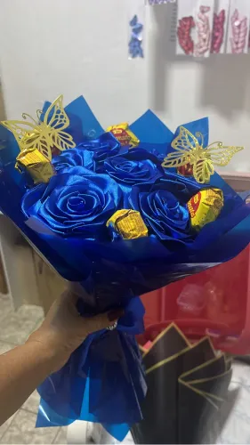 Buquês de rosas de cetim com 7 rosas 