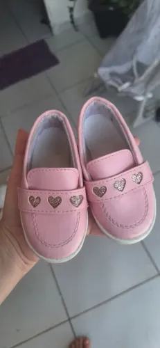 Tênis infantil.