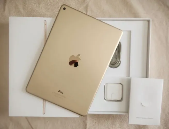 IPad Air 3 (2019) - 256gb - Dourado ( não acompanha Apple Pencil, vendo separado )