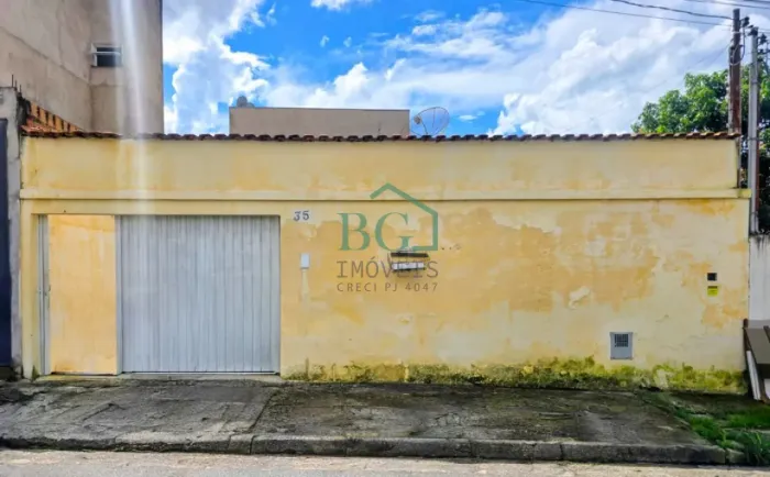 Excelente casa térrea á venda no bairro Jardim São Bento em Poços de Caldas MG.