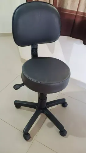 Cadeira mocho giratório estética tatuador