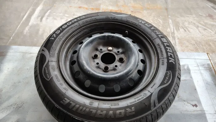 Estepe Uno Aro 13 175/60 R13 Royal Black