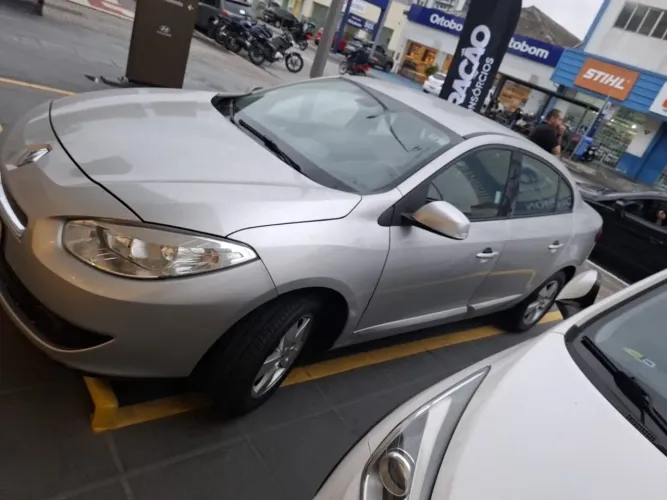 Renault Fluence Sed. Dynamique 2.0 16V Flex Mec. 2013